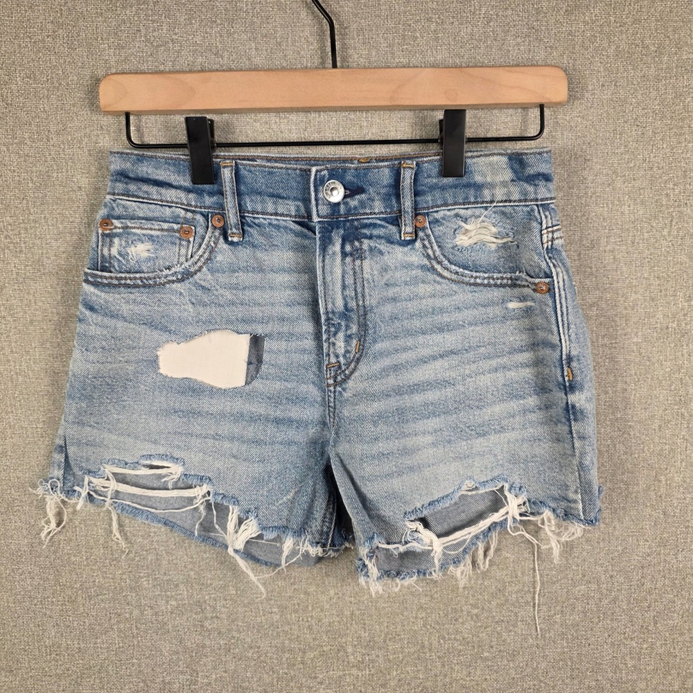American Eagle Strigid Distressed Denim Shorts Light Wash Raw Hem 00 7766